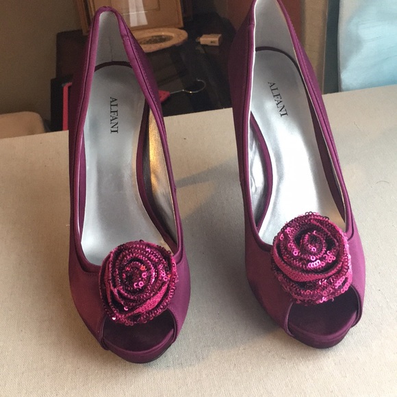 Pink heels - Picture 2 of 4